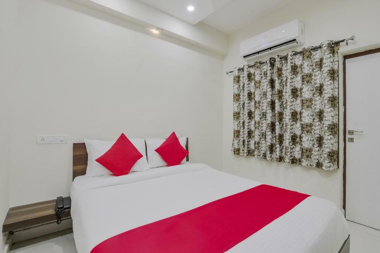 Neema Residency Hotel อนันตาปูร์ ภายนอก รูปภาพ